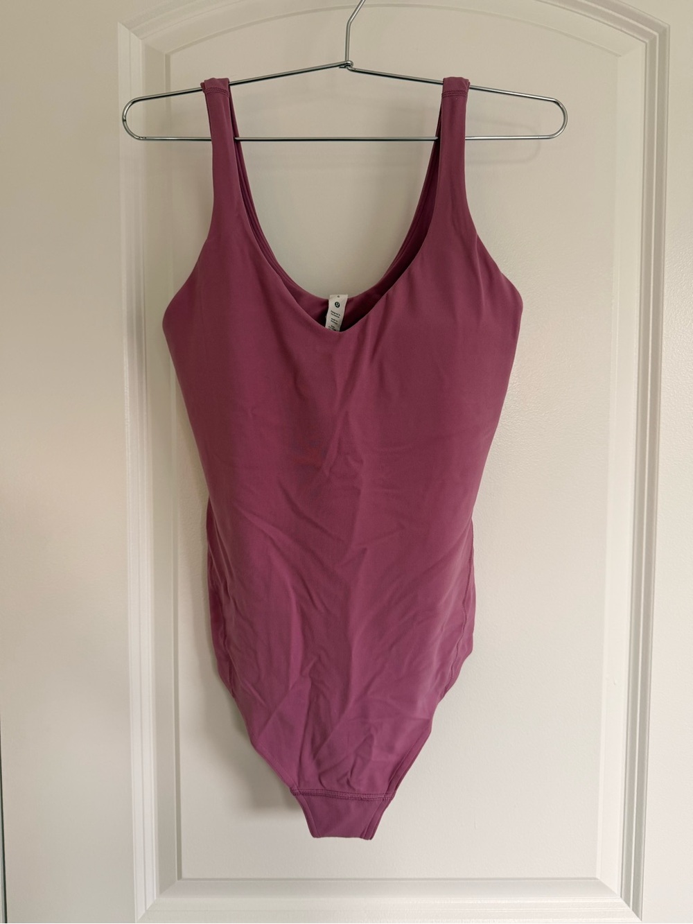 lululemon athletica size 6